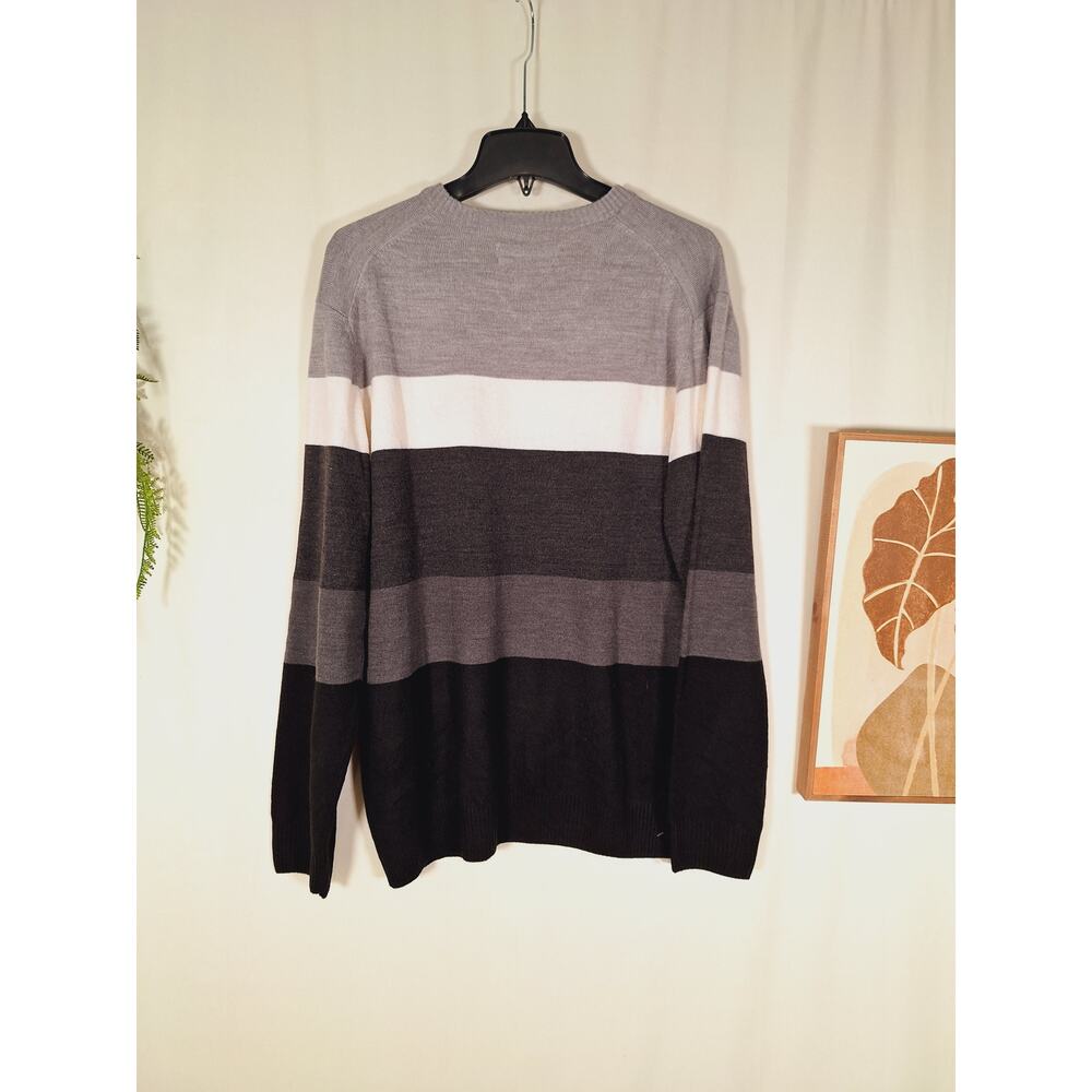 U.S. Polo Assn. Men's Gray/White/Black V-Necked Sweater Large - Picture 3 of 5
